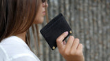 Lana card holder by Tarayi Paris - model carrying